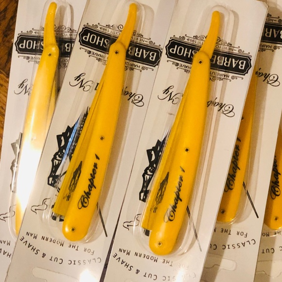 Plastic razor holder - Picture 1 of 1